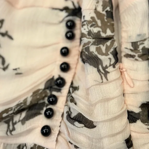 BAUM UND PFERDGARTEN Floral Peplum Blouse -NWOT - Picture 8 of 12